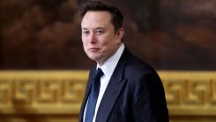 Elon Musk’s Historic Pay Deal Faces Fierce Pushback From Shareholders